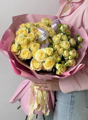 Букет из 9 веток кустовой розы OLGA от интернет-магазина цветов в 