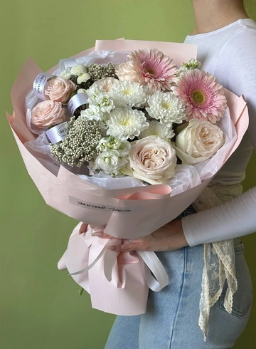 Авторский букет в нежной гамме с гермини от интернет-магазина цветов в 