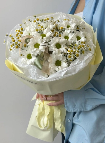Букет с ромашкой и хризантемой от интернет-магазина цветов в 