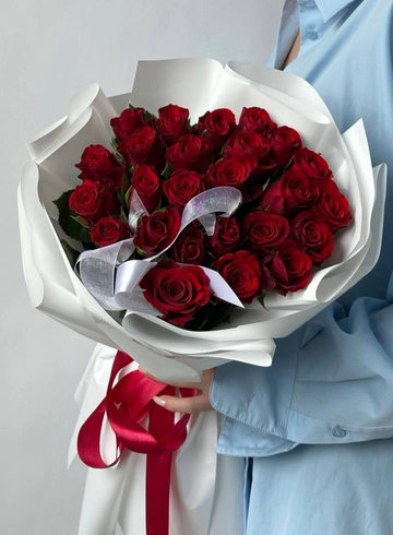  Букет из 25 кенийских красных роз от интернет-магазина цветов в 
