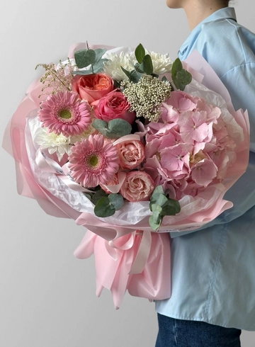  Авторский букет в розовой гамме от интернет-магазина цветов в 
