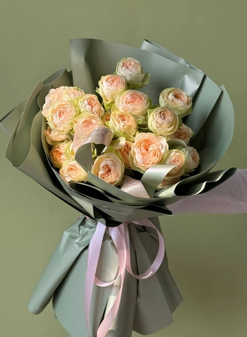Букет из 5 веток персиковой кустовой розы от интернет-магазина цветов в 