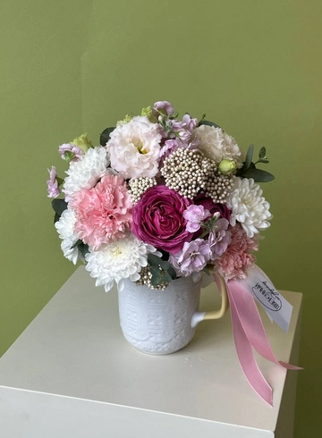 Композиция в кружке от интернет-магазина цветов в 