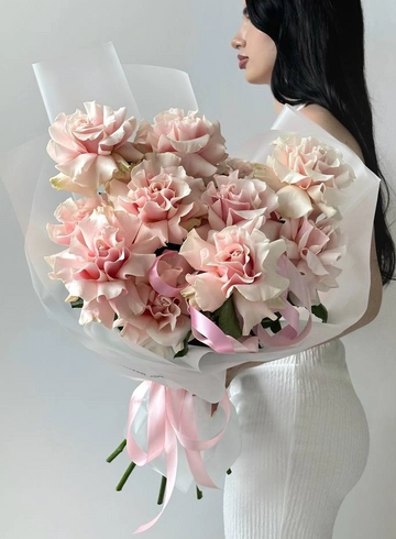 Букет «11 французских роз PINK MONDIAL» от интернет-магазина цветов в 