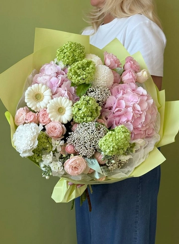 Букет «096» от интернет-магазина цветов в 