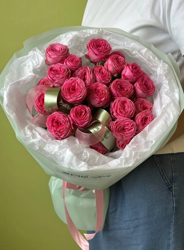 Букет «5 веток кустовой пионовидной розы GISEL» от интернет-магазина цветов в 