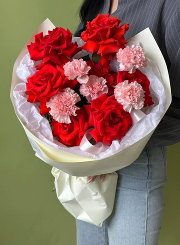 Букет «Французская роза NINA и диантус» от интернет-магазина цветов в 