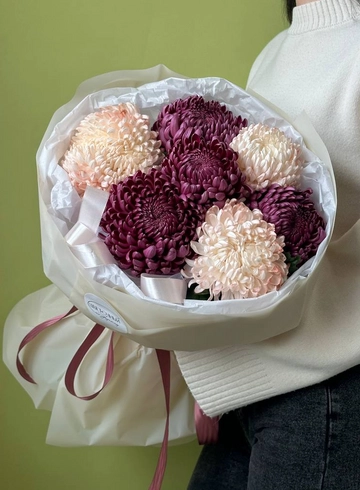 Букет «Микс хризантем РИБОНЕТ и БИГУДИ» от интернет-магазина цветов в 