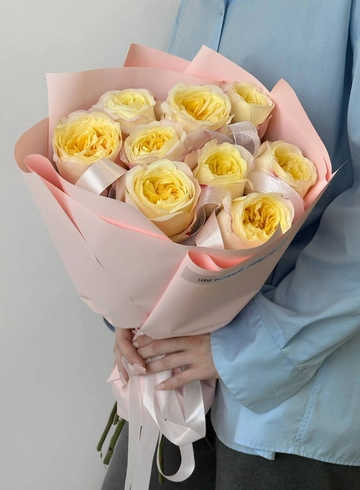 Букет 9 пионовидных роз FATIMA от интернет-магазина цветов в 