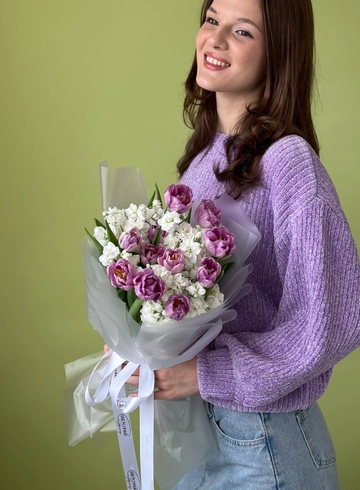 Букет &laquo; Лавандовые тюльпаны и маттиола&raquo; от интернет-магазина цветов в 