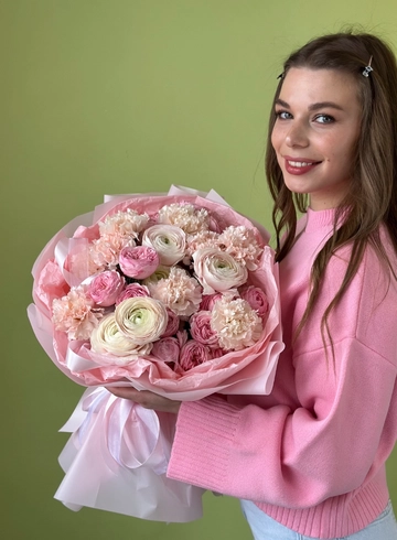 Букет &laquo;Диантусы и ранункулюсы&raquo; от интернет-магазина цветов в 