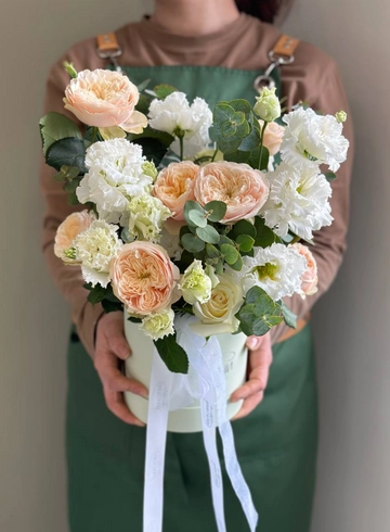 Шляпная коробка «Персики» от интернет-магазина цветов в 