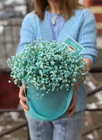 Коробочка &laquo;Голубая гипсофила&raquo; от интернет-магазина цветов в 