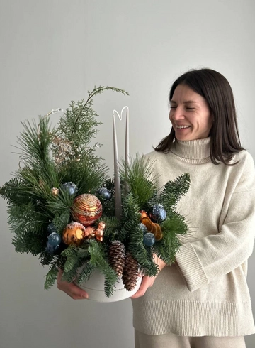 Новогодняя Композиция «Баланс» Снежный мандарин М от интернет-магазина цветов в 