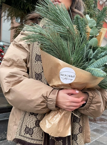 Букет «Новогодний»  от интернет-магазина цветов в 