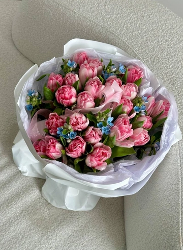 Букет «Тюльпаны с незабудками» от интернет-магазина цветов в 