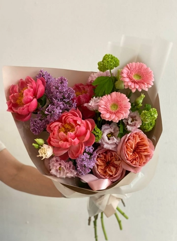 Букет « Сирень и пионы» от интернет-магазина цветов в 