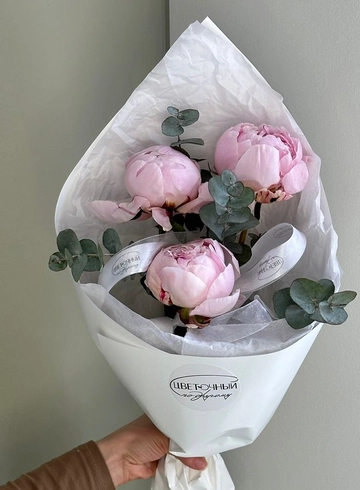 Букет «Три пиона » от интернет-магазина цветов в 