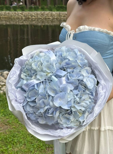 Букет «Голубая гортензия» от интернет-магазина цветов в 