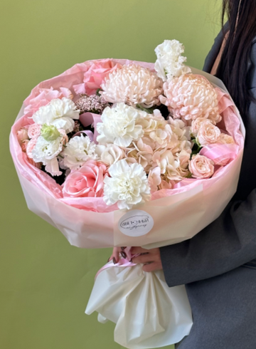 Букет «Сборный в нежной гамме» от интернет-магазина цветов в 