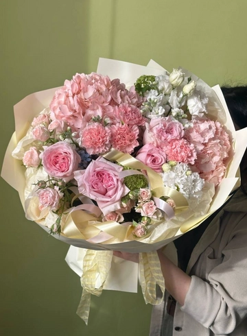 Букет «048» от интернет-магазина цветов в 