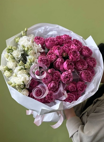 Букет «052»  от интернет-магазина цветов в 