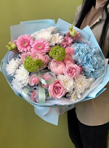 Букет «054» от интернет-магазина цветов в 