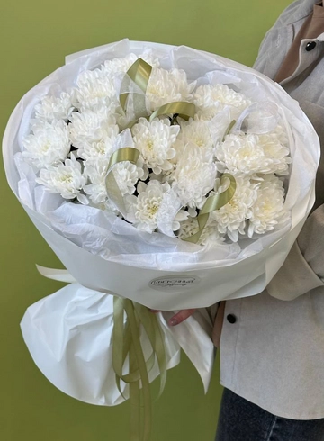 Букет «Белоснежные хризантемы 7 веток» от интернет-магазина цветов в 