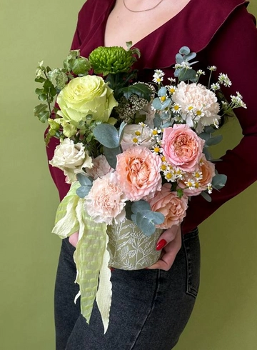 Композиция в керамическом кашпо «Ботаника» от интернет-магазина цветов в 