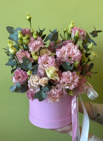 Композиция «Розовая эустома и эвкалипт» от интернет-магазина цветов в 