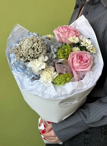 Букет «070» от интернет-магазина цветов в 