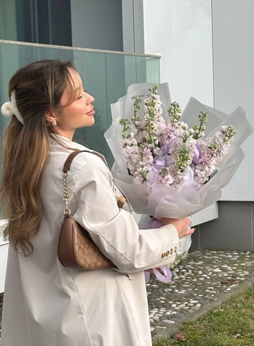 Букет из 15 лавандовых маттиол от интернет-магазина цветов в 