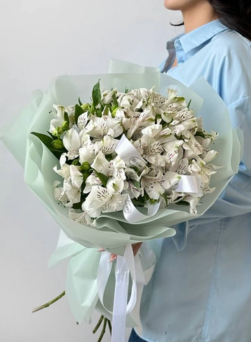 Букет из 11 белоснежных альстромерий от интернет-магазина цветов в 