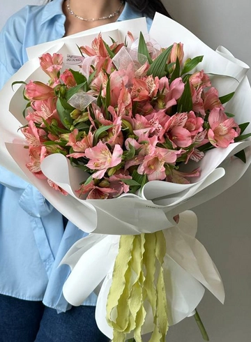 Букет из 11 розовых альстромерий от интернет-магазина цветов в 