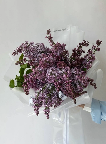 Букет &laquo;9 веток ароматной сирени&raquo; от интернет-магазина цветов в 